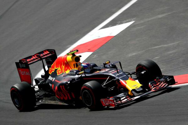 Max_Verstappen_Red_Bull_Racing_F1_Grand_Prix_Europa_2016_zaterdag
