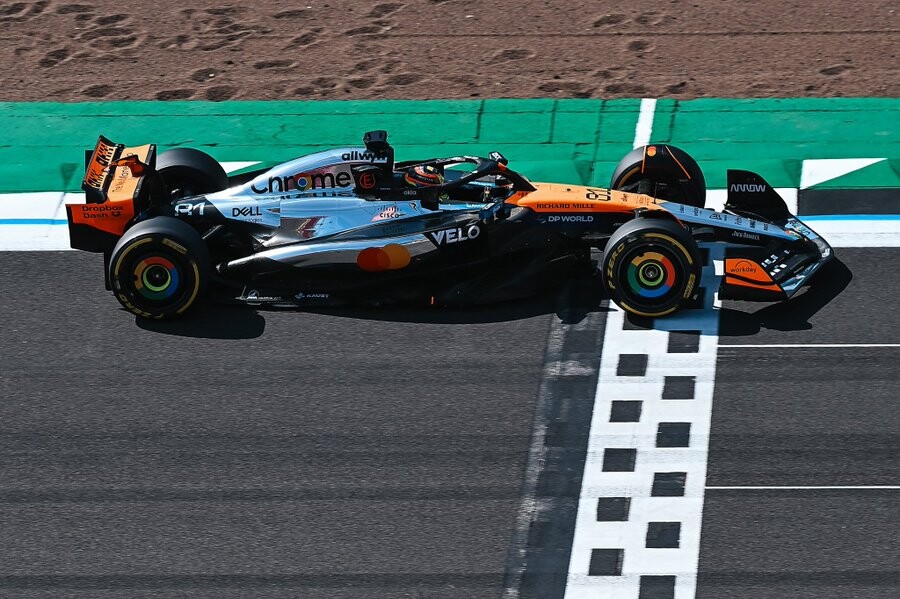 Oscar Piastri auto VT2 Engeland 2025