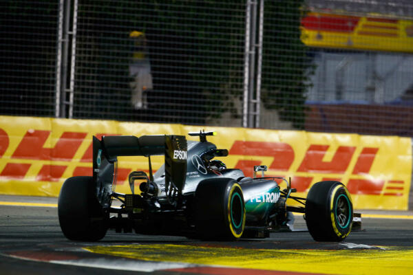 Nico_Rosberg_Mercedes_AMG_F1_Grand_Prix_Singapore_2016