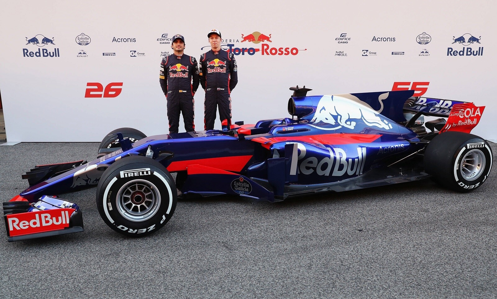 images_2017_F1_02_Toro-Rosso-STR12-pitstraat