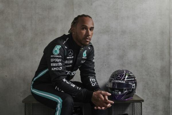 Hamilton-2-700x466