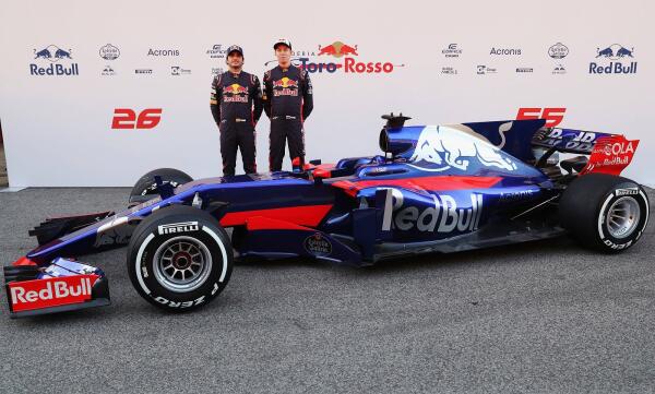 images_2017_F1_02_Toro-Rosso-STR12-pitstraat